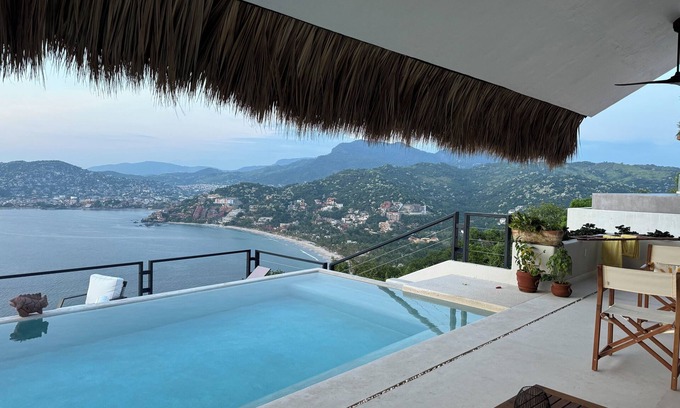 Cerro del Vigia Casa | Surround yourself with Unsurpassed Ocean, Bay, Beach, Mountain, and city views