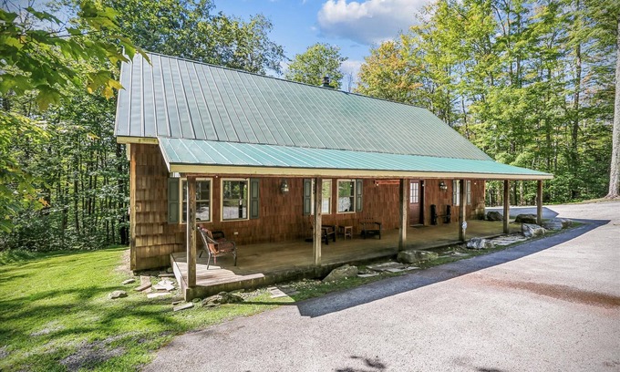 Old Timberline Casa | Surrounded by peace, quiet, and nature~welcome to Woodhaven!