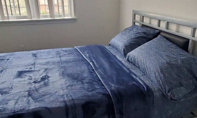Queens Casa | SUSANNA'S SUITE SPOT'S 3 Bedrooms A