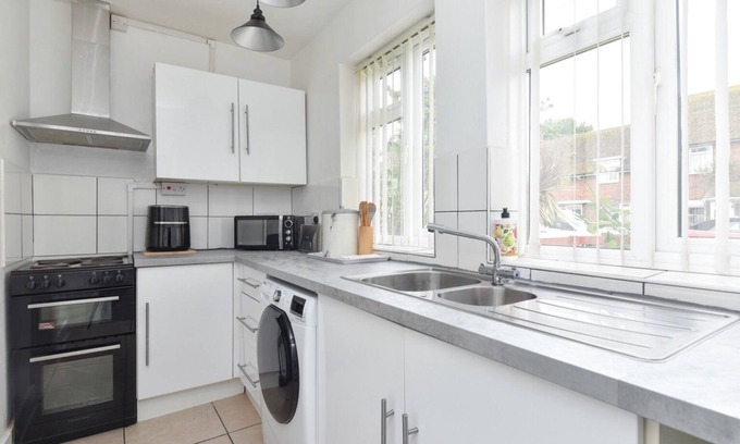 Littlestone-on-Sea Casa | Suspire House -sleeps6-garden-bbq-coastal Retreat