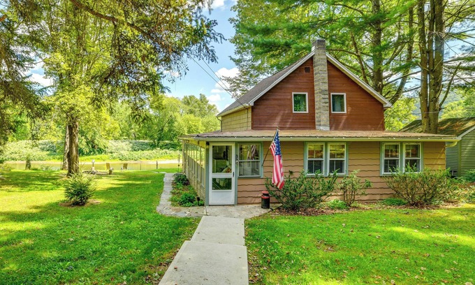 Susquehanna Cabina | Susquehanna River Cabin: Hike, Hunt & Fish!