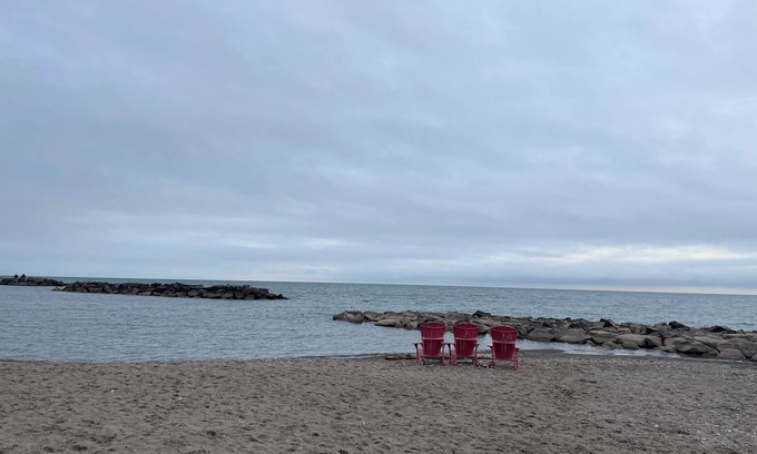 The Beaches Apartamento | Sustainable 1-Bedroom Apartment in 100-year old Beach Cottage