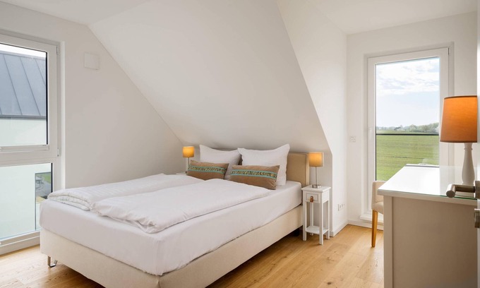 Muritz Casa | Sustainable Duncan House with fireplace, 3 bedrooms with en-suite bathroom