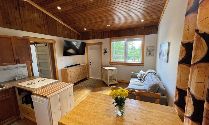 Amherst Chalet De Esquí | Sutherlands Lake Chalet, the perfect getaway from the everyday!