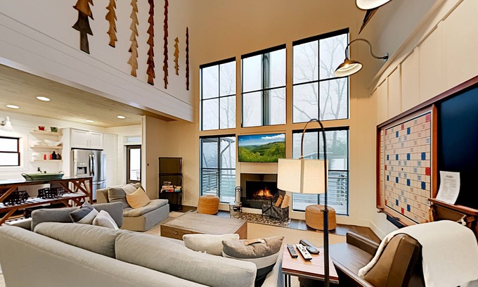 Pisgah Forest Casa | Sutton Knob home with fireplace, central AC, full kitchen, & loft - dog-friendly