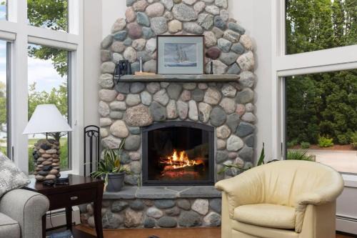Suttons Bay Casa | Suttons Bay Beach House Private Beachfront