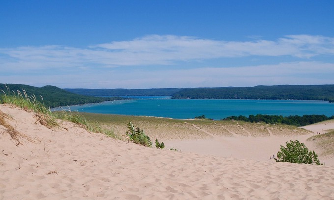 Suttons Bay Casa | Suttons Bay Hide-Away In a Spectacular Destination