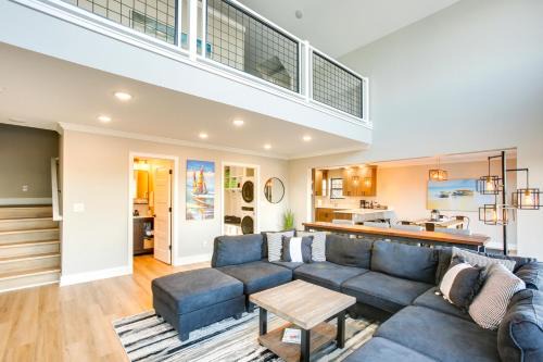 Suttons Bay Casa | Suttons Bay Home Hot Tub, Lake Views and Fire Pit