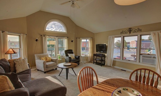 Suttons Bay Apartamento | Suttons Bay Village View Apartment