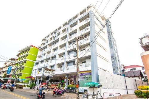 Central Pattaya Hotel | Sutus Court 1
