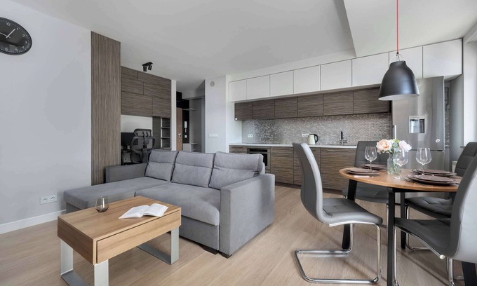 Fabryczna Apartamento | Suwalska 32 | Wroclaw | Spacious Apartment | 2 Parking Spaces | Air Conditioning