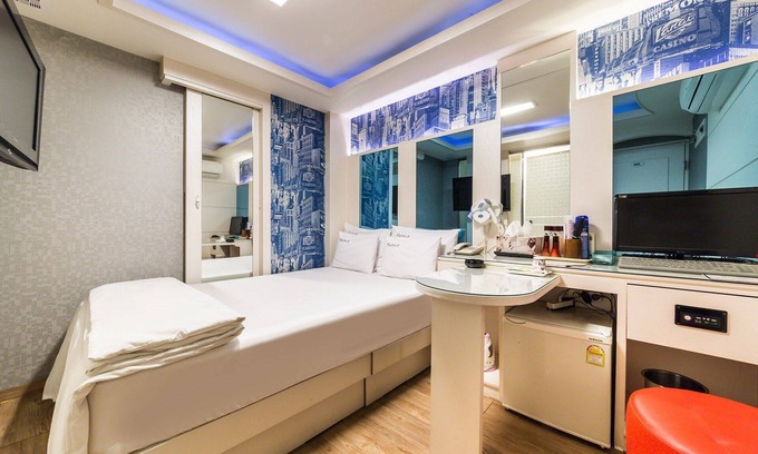 Ui-dong Hotel | Suyu Moon