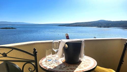 Municipality of Posedarje Apartamento | Sveti Duh Apartment Seaview