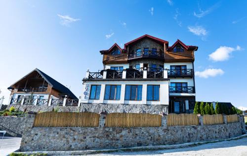 Polyanytsya Hotel | SVOI Hotel