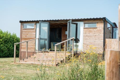 North Perrott Otro | Swallowfield Glamping- Lake View