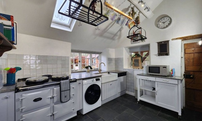 Kidlington Casa | Swan Cottage, 2-Bedroom, Canal View, Parking, Wifi, Oxford