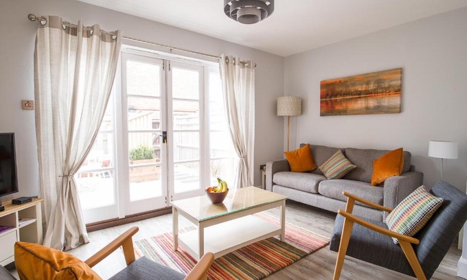 Arundel Casa | Swan Cottage