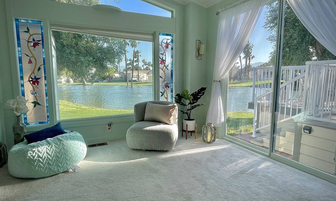 Desert Hot Springs Casa | Swan Lake House and Hot Spring Mineral Pools