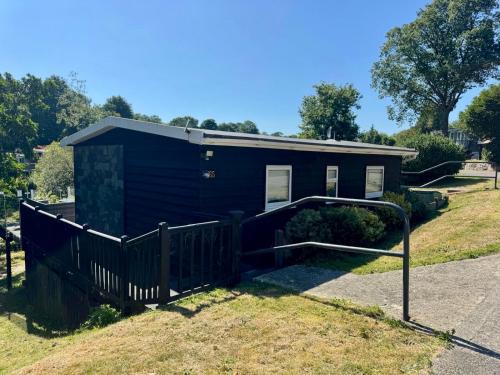 Bont Newydd Apartamento | Swan lake lodge