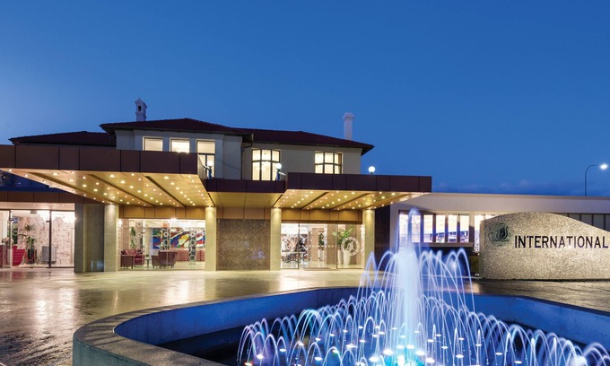 Ascot Hotel | Swan River Hotel