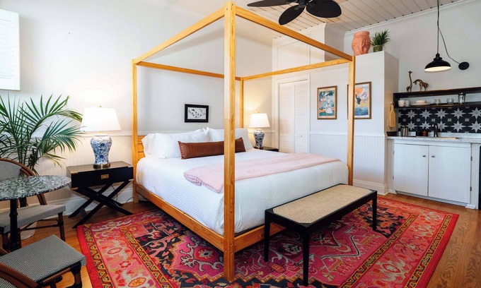 Historic Railroad District Casa | Swank Boutique Suites | King with Soaking Tub