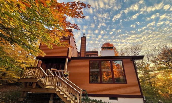 Bolton Valley Casa | Swanky Slope-Side Chalet 30 min from Burlington - Ski & Bike out the Front Door