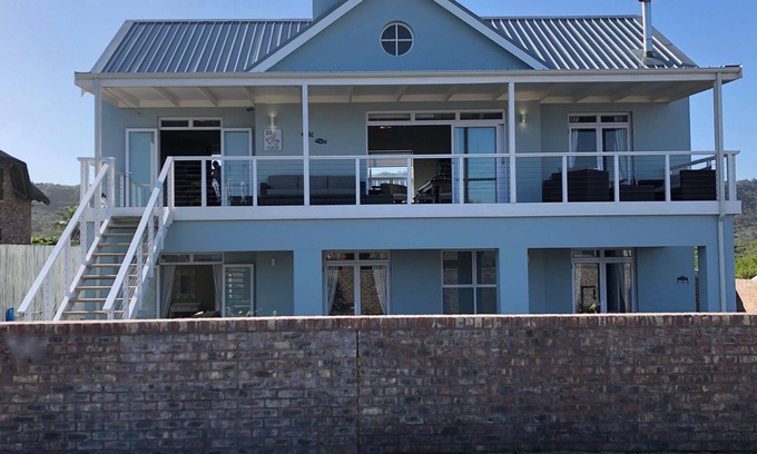 Sedgefield Casa | Swans Nest Home in Sedgefield Myoli Beach is pet friendly and near to the beach