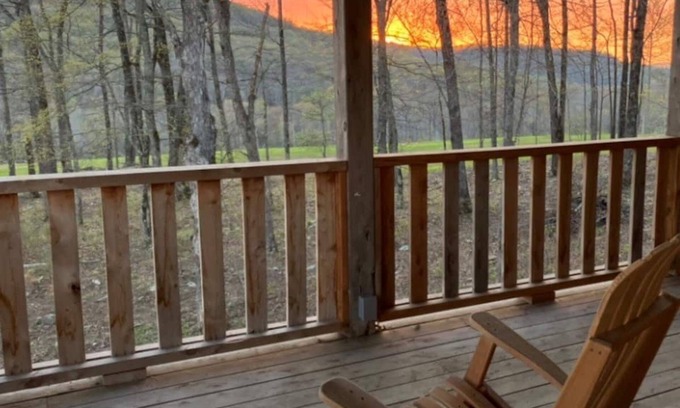 Kingston Casa | Sweden Creek Retreat-5 miles from Wilderness Rider