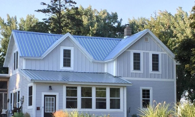 Maiden Rock Otro | Nostalgic 1800s Farmhouse