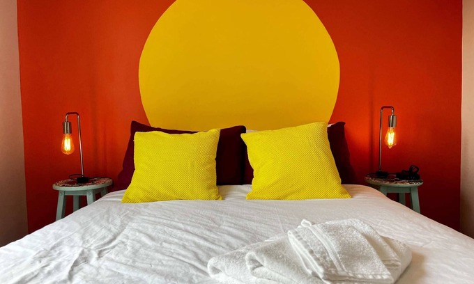 Downtown Apartamento | Swedish House, Bright and Modern Downtown Retreat