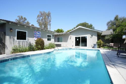 Hermosa Village Casa | Sweet 5 Bedroom, 4 Bath Pool Home 1/2 Mile Walk To Disney