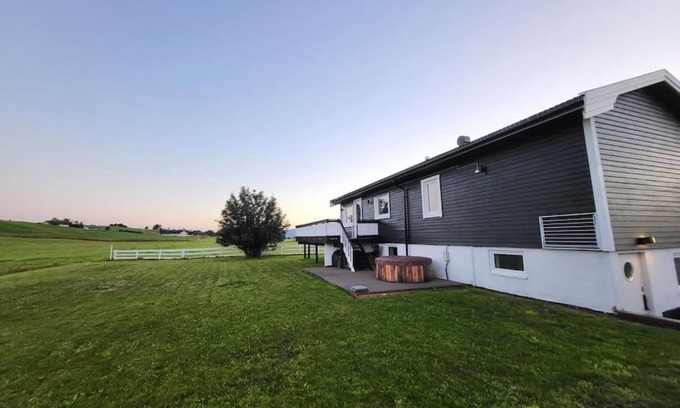 Vestvagøy Casa | Sweet Cabin Leknes