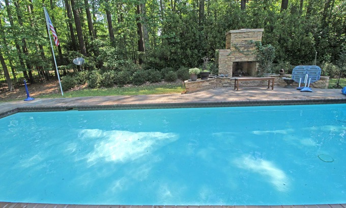 Monroe Casa | Sweet Elegant Lake Front 3 Acre Southern Hacienda
