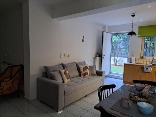 Nea Makri Apartamento | Sweet Green Home in Nea Makri