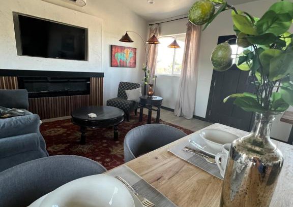 Diamond Valley Casa | Sweet Hill top Townhouse