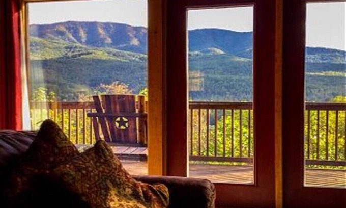 Pittman Center Chalet De Esquí | Sweet Home Tn Cozy 2-bedroom chalet with amazing mountain views in Gatlinburg