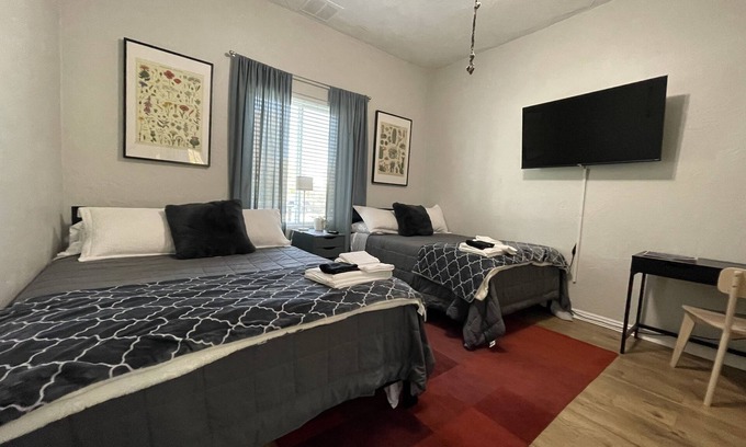 Fairpark Condominio | "SWEET LAKE CITY" Downtown SLC! Fresh and clean! Pets OK!