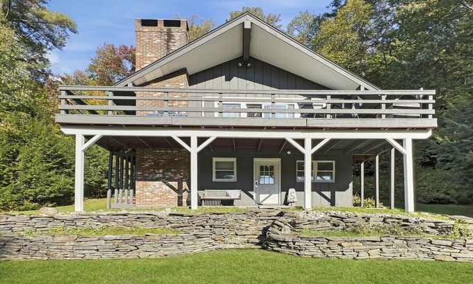 Stockbridge Casa | Sweet Life - Vermont Chalet - 6 persona cubierta Jacuzzi - 15 minutos para Killington