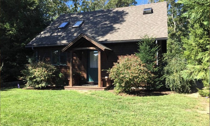 Oak Bluffs Casa | Sweet Little Post & Beam