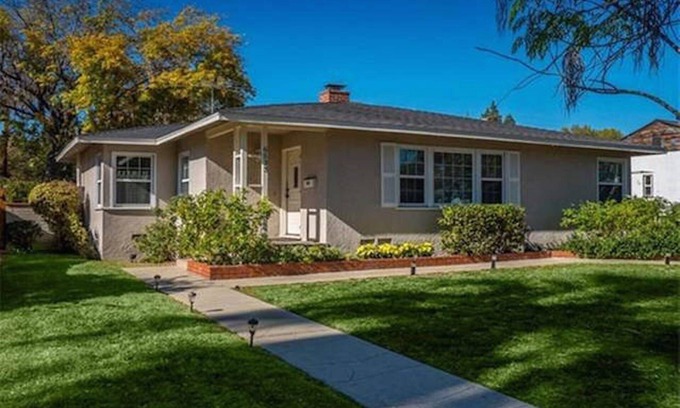 Van Nuys Casa | DULCE Y ENCANTADORA Casa de 3 habitaciones - Cerca de Hollywood / Playas / Universal Studios