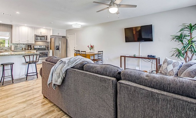 St. Augustine South Casa | Sweet Magnolia SFH for 6 in St Augustine near Flagler Hospital, Beaches