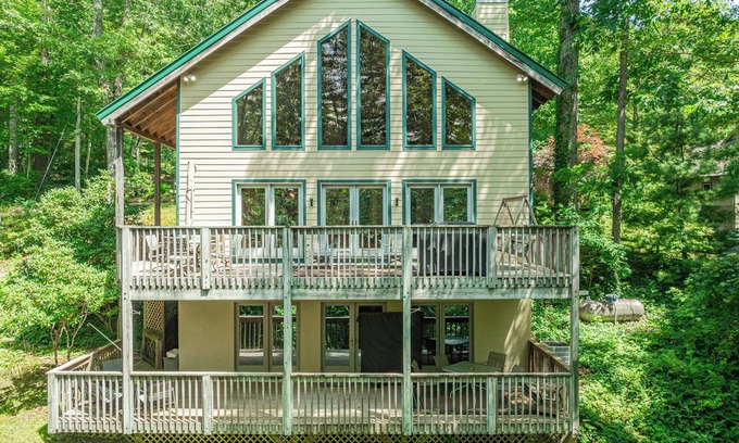 Cullowhee Casa | Sweet Mountain Dreams (3BR) with Views of Lake Glenville