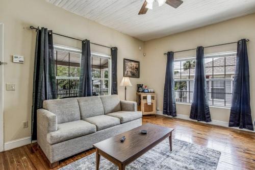 South Pensacola Casa | Sweet on Strong Street - Unit B