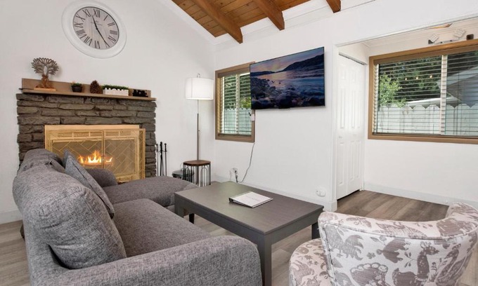 Big Bear Lake Casa | Sweet Retreat 2- Cozy Relaxing Resort Cottage
