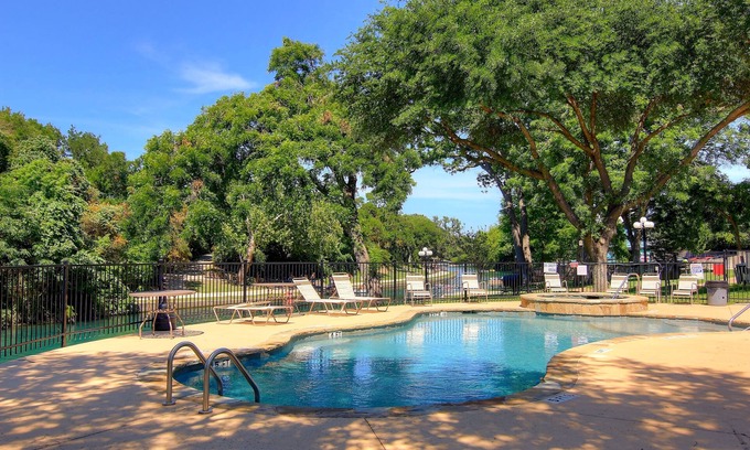 New Braunfels Condominio | Sweet Retreat RRC A203 2 Bedroom Condo by RedAwning