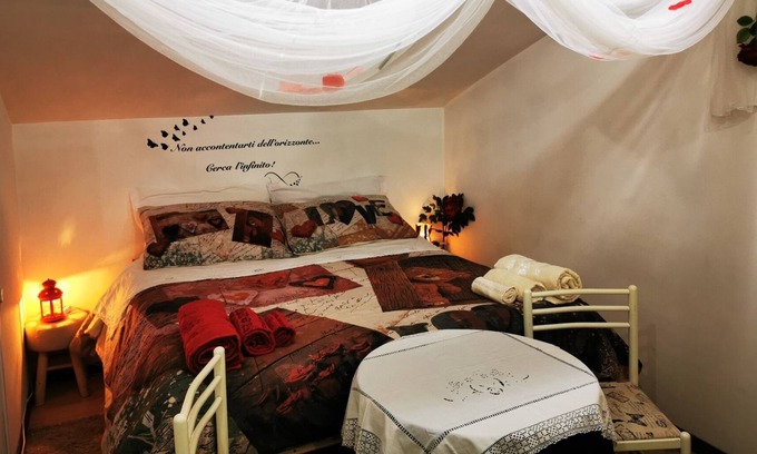 Raiano Cama Y Desayuno | Sweet room 2/3 camas (cama doble + cama individual) con baño privado