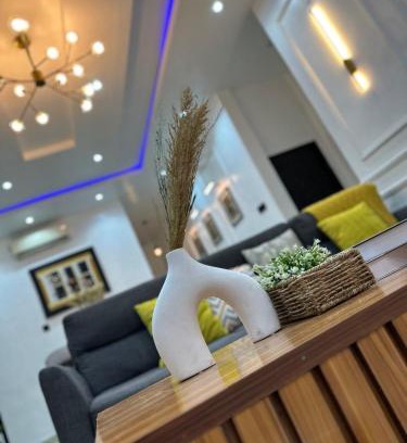 Surulere Apartamento | Sweet Serenity with Lagos View
