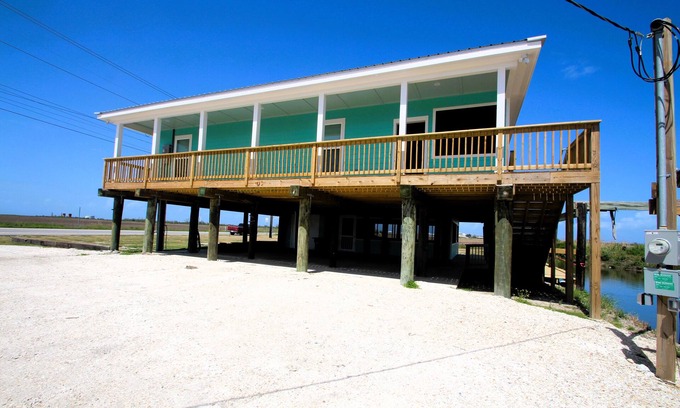Golden Meadow Casa | Sweet Shangri-La - Coastal Realty Group