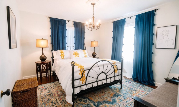 Columbia Casa | Sweet Southern Cottage~Walk to Charming Columbia