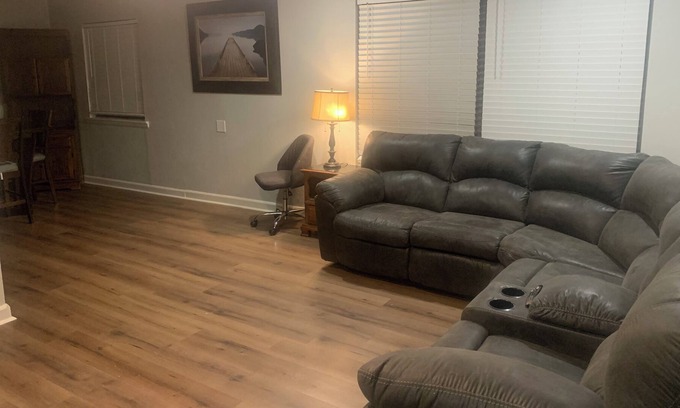 Prairie Grove Casa | Sweet Summit house! Clean, cozy, quiet and close to everything! 20 min to U of A